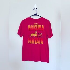 Disney Park Animal Kingdom 2024 Red Hakuna Matata Women T-Shirt Size Small